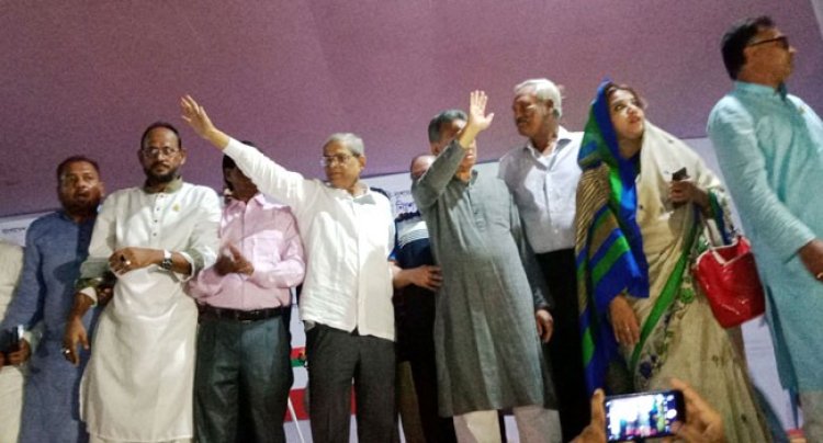 ফরিদপুরের সমাবেশস্থলে ফখরুলসহ বিএনপির কেন্দ্রীয় নেতারা