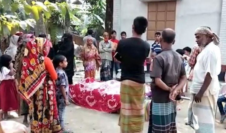 নরসিংদীতে অটোরিকশায় বাসের ধাক্কায় নিহত ৪