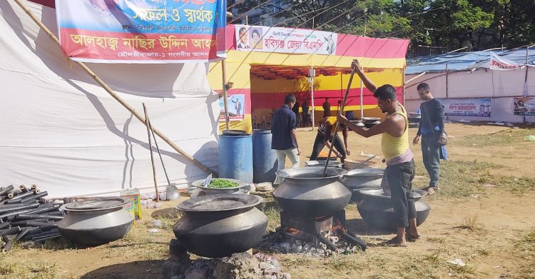 সিলেটে সমাবেশের মাঠেই চলছে রান্না-খাওয়া