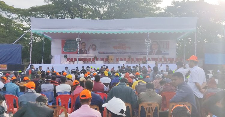 প্রস্তুত মঞ্চ, গণসমাবেশ শুরুর অপেক্ষায় নেতাকর্মীরা