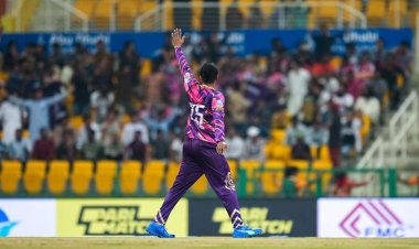  সাকিবের এক ওভারে পাঁচ ছক্কা হাঁকালেন পুরান   