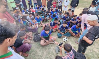 উখিয়ায় খেলার মাঠ দখল করল রোহিঙ্গারা, আটক ৫০ 