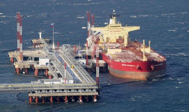  রাশিয়ার তেলের দাম ব্যারেল প্রতি ৬০ ডলারে বেঁধে দিল পশ্চিমারা