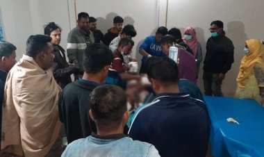 টাকা তোলা নিয়ে  হাসপাতাল থেকে ফেরার পর যুবলীগকর্মীকে ফের কুপিয়ে জখম