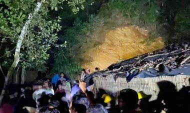 কক্সবাজারে পাহাড় ধসে একই পরিবারের ৪ জনের মৃত্যু