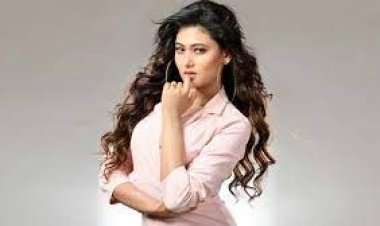 অধরা খান জানুয়ারিতে আসছেন