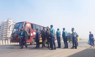 আজও ঢাকার প্রবেশ পথে পুলিশের কড়াকড়ি