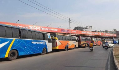 নগরজুড়ে ভোগান্তি: চাপের মুখে বাস বন্ধ রেখেছে মালিক-চালকরা
