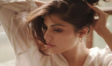 নতুন প্রেমে রিয়া চক্রবর্তী