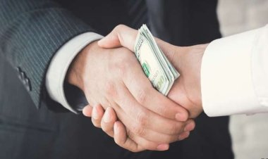 ঘুষ নেয়ার অভিযোগে চার ইইউ কর্মকর্তা গ্রেপ্তার, চাঞ্চল্য