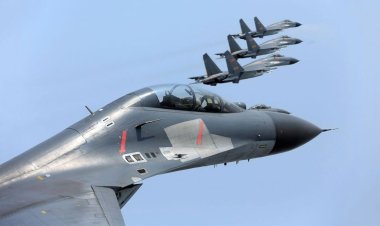  তাইওয়ানের আকাশে ১৮টি পারমাণবিক যুদ্ধবিমান পাঠাল চীন