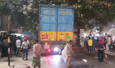 রাজধানীতে কাভার্ডভ্যান চাপায় নিহত ২