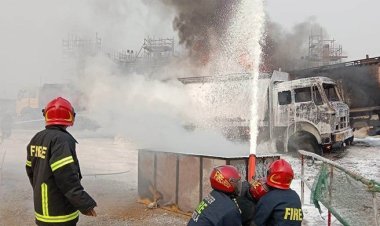 শাহজালাল বিমানবন্দরে তেলবাহী লরিতে আগুন