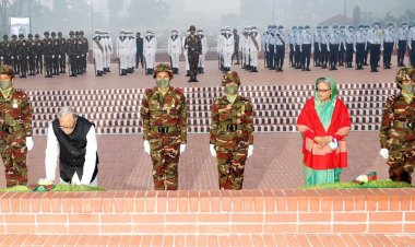 বীর শহীদদের প্রতি রাষ্ট্রপতি ও প্রধানমন্ত্রীর শ্রদ্ধা