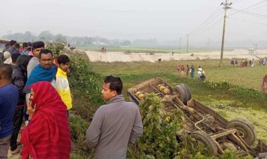 বাস খাদে পড়ে প্রাণ গেল ২ নারীর