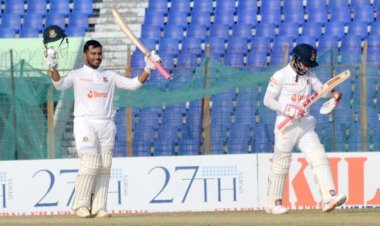 দেশের প্রথম ওপেনার হিসেবে টেস্ট অভিষেকেই জাকিরের সেঞ্চুরি