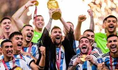 বিশ্বকাপ জিতে মারাদোনাকে ছুঁলেন মেসি