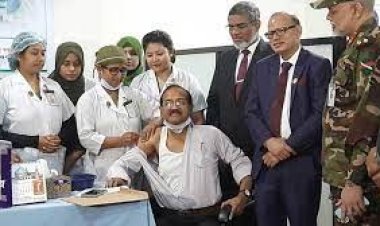 সারাদেশে করোনার ৪র্থ ডোজ টিকা কার্যক্রম শুরু