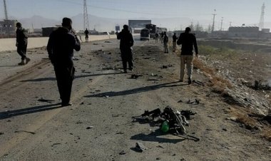 আত্মঘাতী বোমা হামলায় পাকিস্তানে নিহত ৩