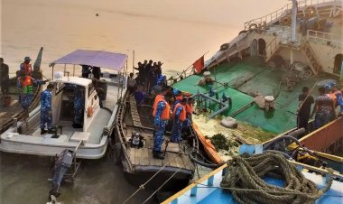 ভোলায় আরেক জাহাজের ধাক্কায় ‘১১ লাখ লিটার তেল’ নিয়ে ডুবল জাহাজ