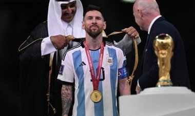  সেই আরব পোশাকের জন্য মেসিকে সাড়ে ১০ কোটি টাকার প্রস্তাব