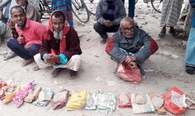 ওএমএসের চাল-আটার জন্য আগের রাত থেকে অপেক্ষা