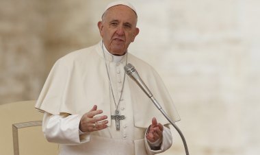 বিশ্ব ‘শান্তির অভাবে ধুঁকছে’: পোপ ফ্রান্সিস