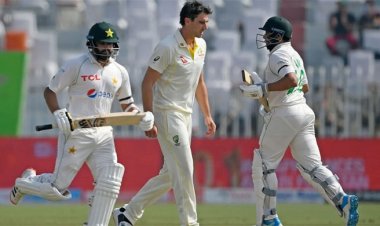  জোড়া সেঞ্চুরিতে রান পাহাড়ে পাকিস্তান