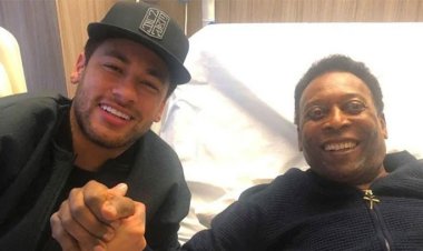  ফুটবলকে শিল্পে রূপান্তরিত করেছেন পেলে: নেইমার