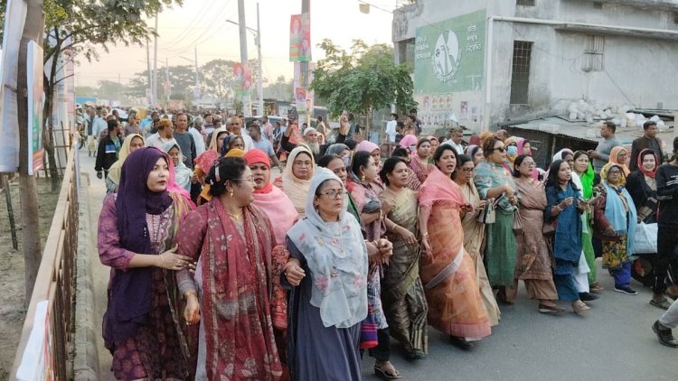 খণ্ড খণ্ড মিছিল নিয়ে সমাবেশে আসছে বিএনপির নেতা-কর্মীরা