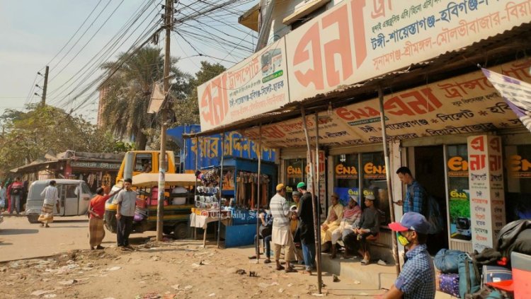 বাসের সংখ্যা কমিয়ে আনার চাপ