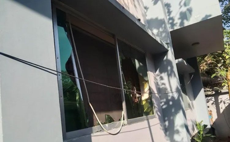 সীতাকুণ্ডে বিএনপি নেতার বাড়িতে হামলা ভাঙচুর
