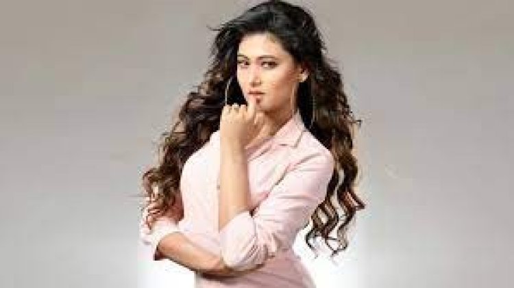 অধরা খান জানুয়ারিতে আসছেন