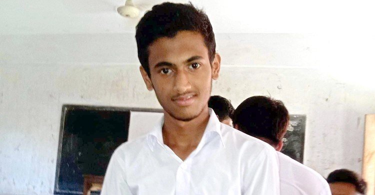 বাড়ি থেকে বের হয়ে ফেরেনি, দুদিনেও মেলেনি স্কুলছাত্রের খোঁজ