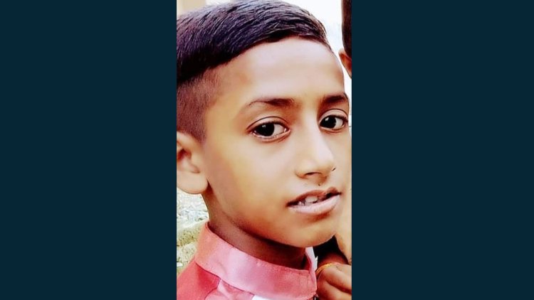 মাইক্রোবাস নিয়ে ঘুরছিল ২ কিশোর, নিয়ন্ত্রণ হারিয়ে প্রাণ গেল একজনের