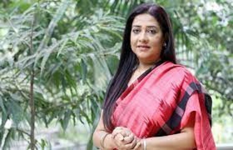 সিঁড়ি থেকে পড়ে আহত সুবর্ণা