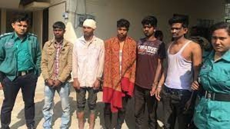 পূবাইলে ছিনতাইয়ের সময় জনতার হাতে আটক ৪