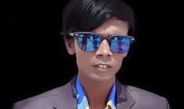  বগুড়ার দুই আসনে মনোনয়নপত্র কিনলেন হিরো আলম