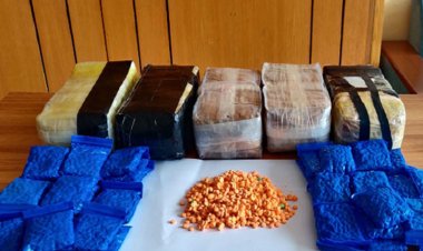  কমলাপুরে ৬০ হাজার পিস ইয়াবাসহ ৫ মাদক ব্যবসায়ী গ্রেপ্তার