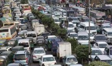 রাজধানী ঢাকায় হঠাৎ যানজটের মাত্রা বেড়েছে