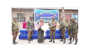 যশোরে সেনাবাহিনীর কম্বল বিতরণ