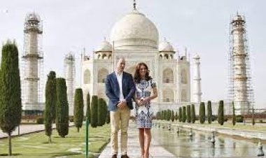  স্ত্রীকে নিয়ে নিলয়ের তাজমহল দর্শন
