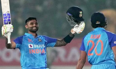  টি-টোয়েন্টিতে সূর্যের তৃতীয় সেঞ্চুরি, বড় জয়ে সিরিজ ভারতের