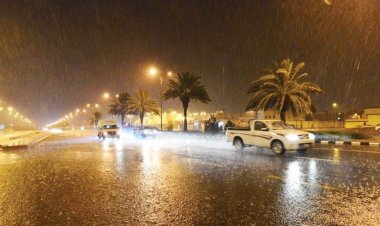 সৌদির মরুর বুকে বৃষ্টি, স্কুল চলবে অনলাইনে