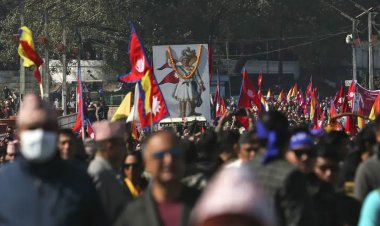  রাজতন্ত্র ফিরিয়ে আনতে নেপালে হাজারও মানুষের বিক্ষোভ