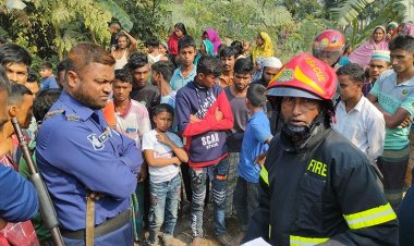 পলাশবাড়িতে বাসচাপায় মোটরসাইকেল আরোহী তিন বন্ধু নিহত
