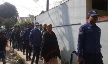  প্রতিবন্ধী মেয়েকে গলাকেটে হত্যা করলেন মা