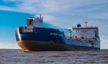 ভারতের বন্দরেও ভিড়তে পারেনি মার্কিন নিষেধাজ্ঞাভুক্ত সেই রুশ জাহাজ!