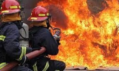  কামরাঙ্গীরচরে জুতার কারখানার আগুন নিয়ন্ত্রণে