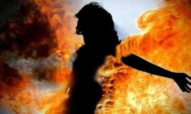 কুলিয়ারচরে কুপ্রস্তাবে রাজি না হওয়ায় পুড়িয়ে হত্যার চেষ্টা
